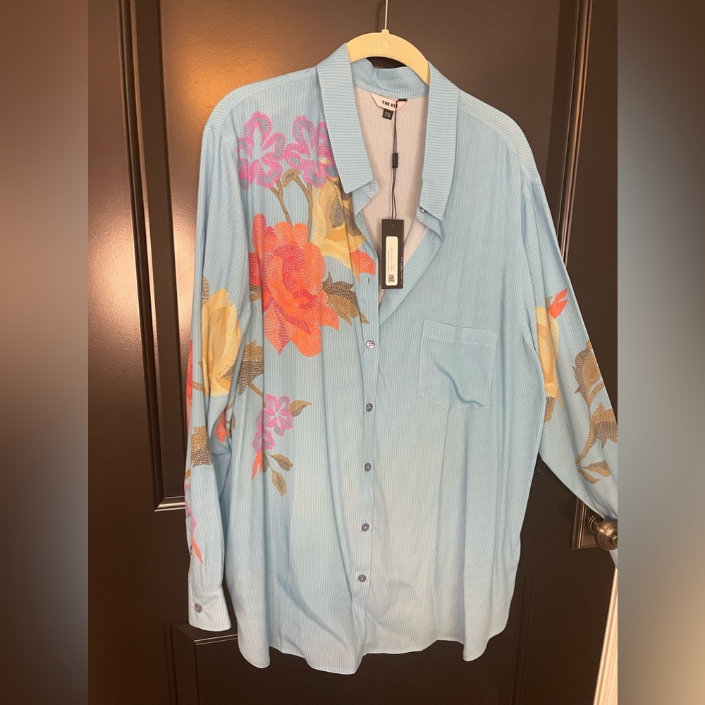 The Kit blue floral embroidered button up 2XL